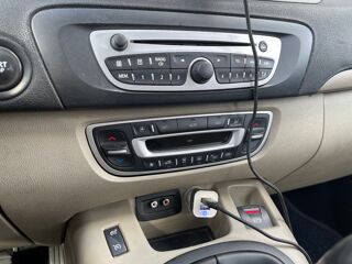 Grand scenic IV III 1.5 dCi 106 cv 2009 occasion 95190 Goussainville