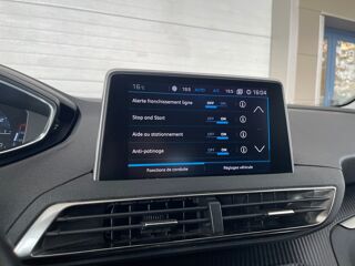 5008 1.2THP EAT8 130 cv Bo&icirc;te auto - Si&egrave;ges Massants - CarPlay - 2020 occasion 95190 Goussainville