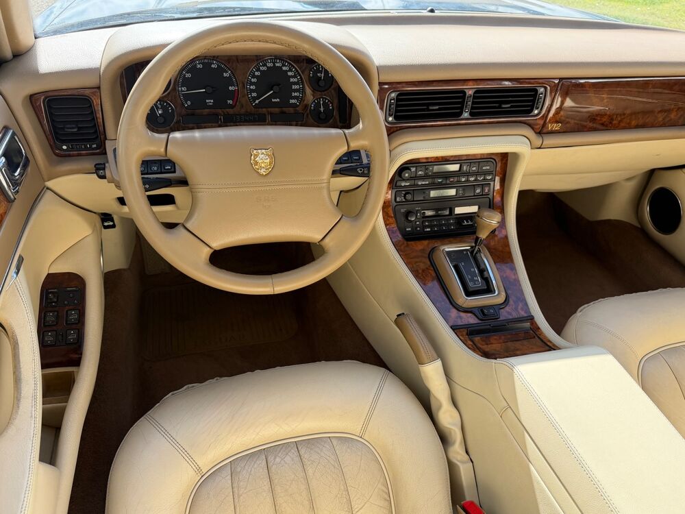XJ 12 (305) Sovering 6.0 V12 311 CH BA 1995 occasion 45190 Beaugency