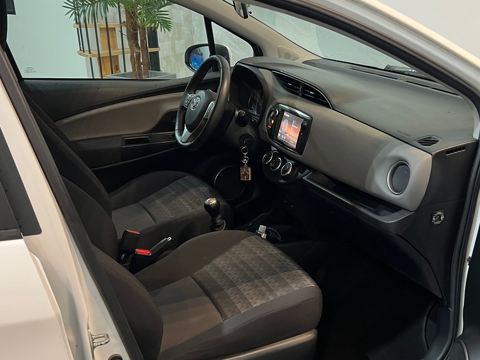 Yaris 69ch 1.0 vvt-i 2016 occasion 17000 La Rochelle