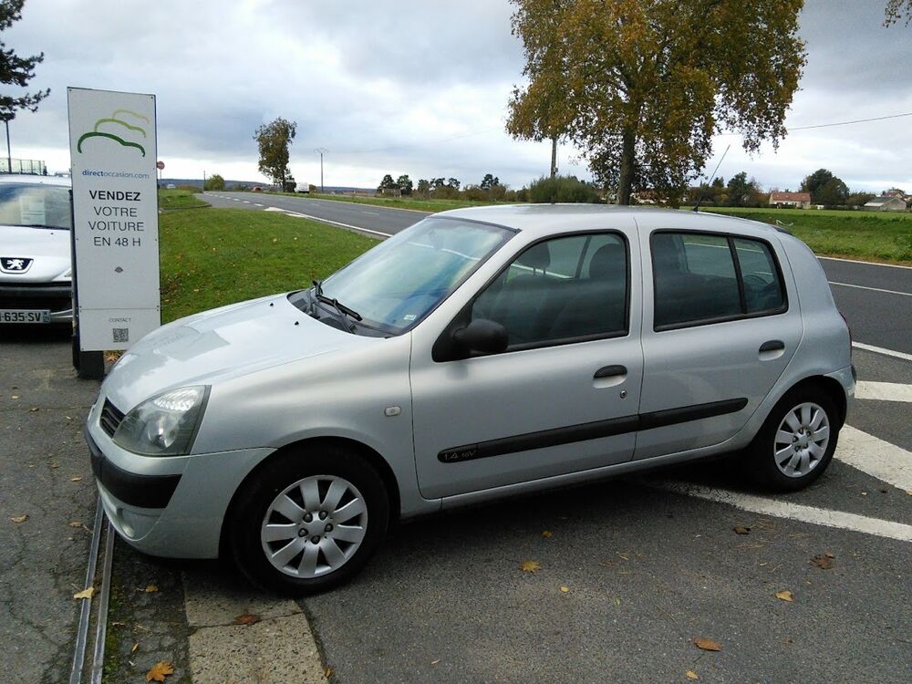 Clio 1.4 98 Pack Dynamique 5 PORTES - FAIBLE KM - GARANTIE MECANI 2004 occasion 95520 Osny