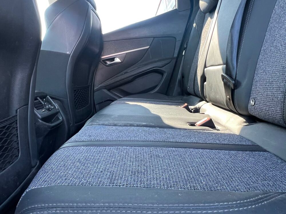 3008 II 1.2 L 130 S&S ALLURE BUSINESS E6 BO&Icirc;TE AUTO 2019 occasion 78310 Coigni&egrave;res