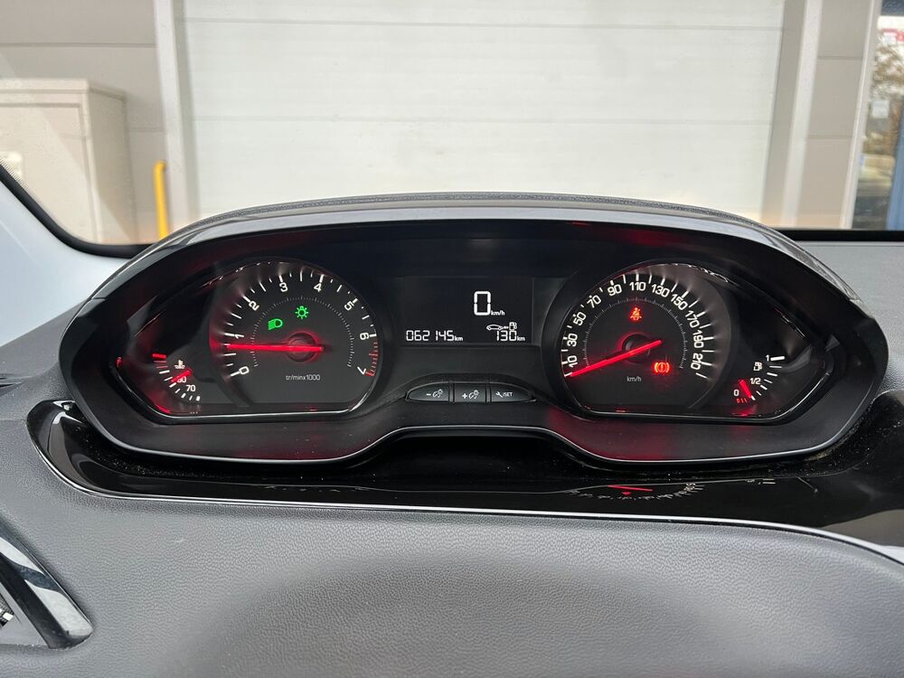 208 3 Portes 1.0 VTi 68 cv - CarPlay / Cam&eacute;ra de recul / Clim 2013 occasion 95190 Goussainville
