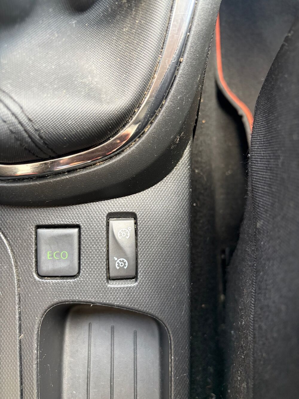 Captur 1.5l DCi Energy Arizona 1 &Egrave;RE MAIN GPS CAM&Eacute;RA BLUETOOTH R&Eacute;G 2013 occasion 95100 ARGENTEUIL