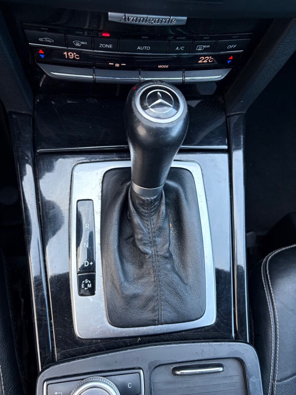 Classe E 250 CDI BOITE AUTO CUIR GPS RADARS BLUETOOTH R&Eacute;GULATEUR 2010 occasion 95100 ARGENTEUIL