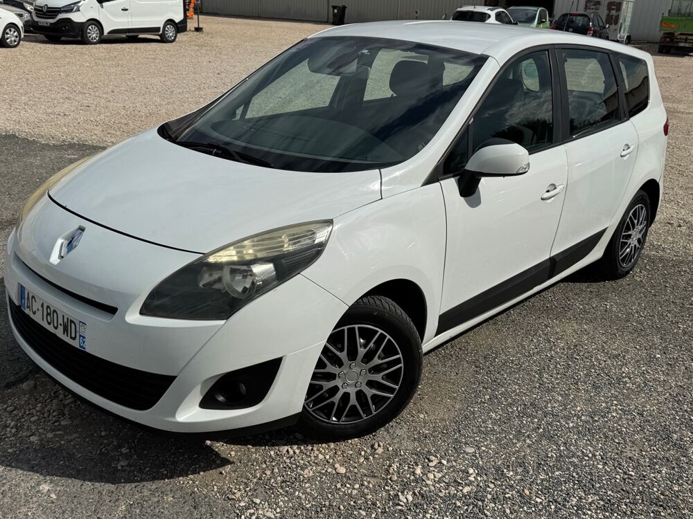 Grand scenic IV 3 1.9L dCi 130cv 7 PLACES SUIVIE COMPLET AVEC CT A JOUR RIEN 2009 occasion 01500 Amberieu En Bugey