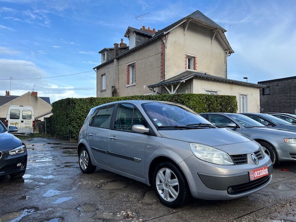 M&eacute;gane SCENIC 1.6 l  113 ch. a-- 2004 occasion 41000 Blois
