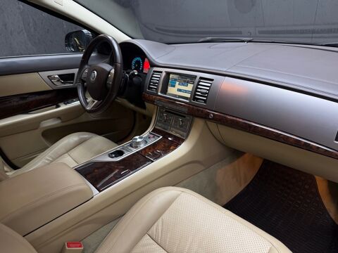 XF 3.0 d V6 211ch - LUXE PREMIUM - SUIVI JAGUAR 2010 occasion 45560 Saint-Denis-en-Val