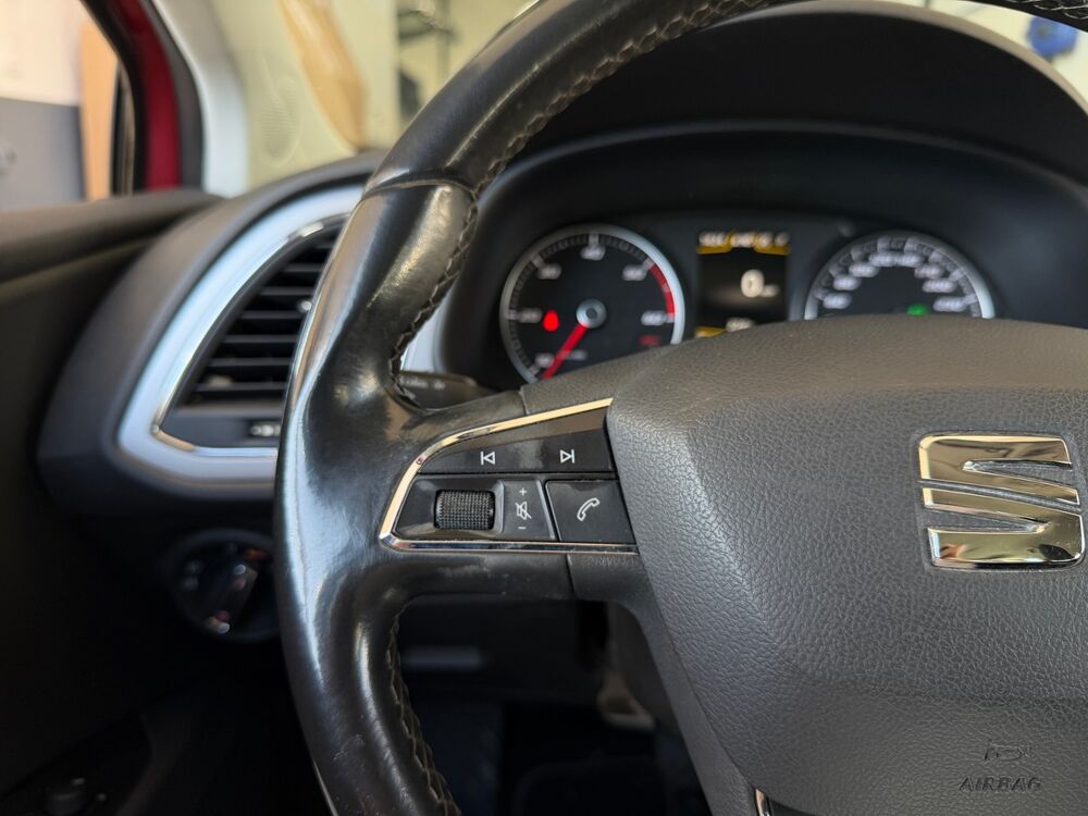Leon III Xcellence 1.6 TDI DSG7 116 cv - Si&egrave;ges en cuir & Alcanta 2017 occasion 95190 Goussainville