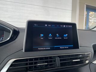 5008 1.2THP EAT8 130 cv Bo&icirc;te auto - Si&egrave;ges Massants - CarPlay - 2020 occasion 95190 Goussainville