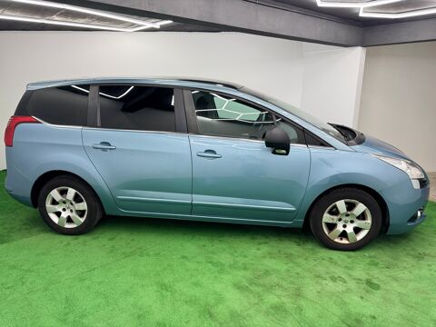 5008 1.6 HDi 16V Boite Auto 110 cv Premium Toit Panoramique 12moi 2010 occasion 69200 VENISSIEUX
