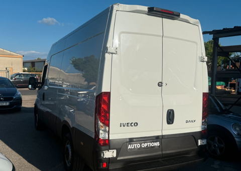 Daily IVECO DAILY VI CAMIONNETTE 3.0i 136cv GAZ NATURAL/ ESSENCES 2022 occasion 69150 D&eacute;cines-Charpieu