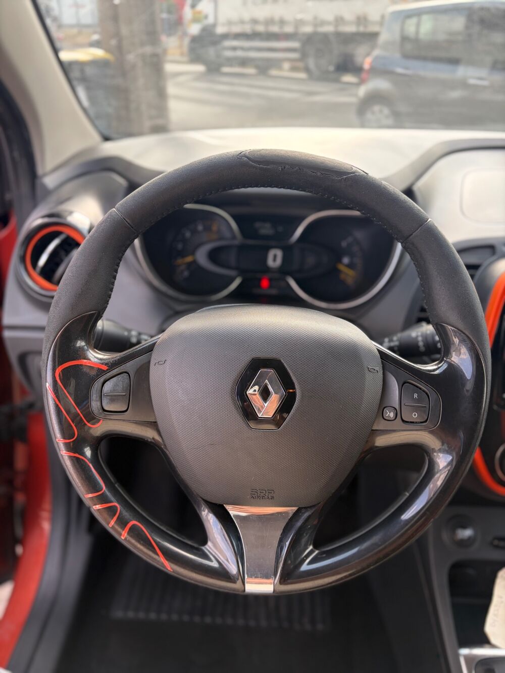 Captur 1.5l DCi Energy Arizona 1 &Egrave;RE MAIN GPS CAM&Eacute;RA BLUETOOTH R&Eacute;G 2013 occasion 95100 ARGENTEUIL