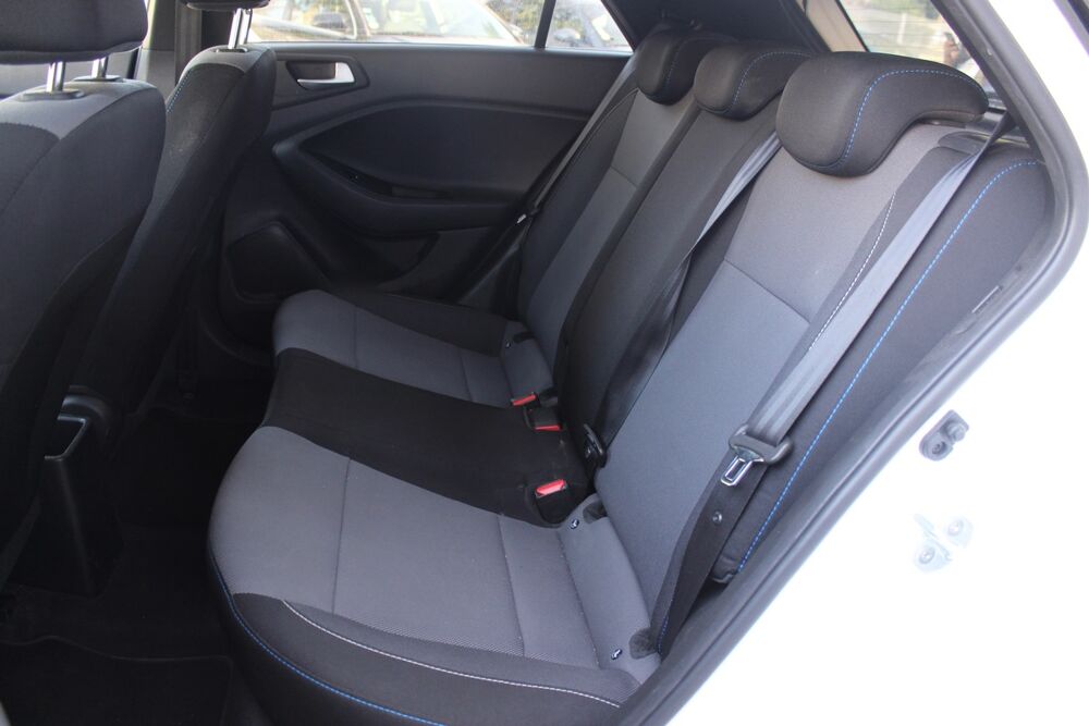 i20 1.2 84 ch INITIA + CLIMATISATION + BLUETOOTH 2016 occasion 34430 Saint-Jean-de-V&eacute;das