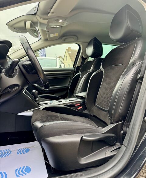 M&eacute;gane IV TCe 130 CV ENERGY INTENS EDC AUTOMATIQUE / CAM&Eacute;RA / MOTEU 2016 occasion 45150 JARGEAU
