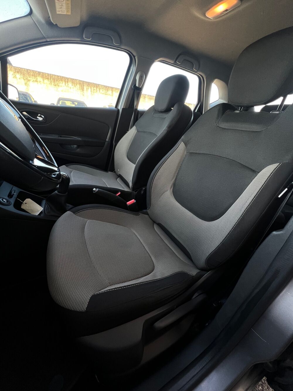 Captur 1.5 DCI 90 CH PREMIERE MAIN - ENTRETIEN COMPLET RENAULT 2014 occasion 69230 SAINT PRIEST