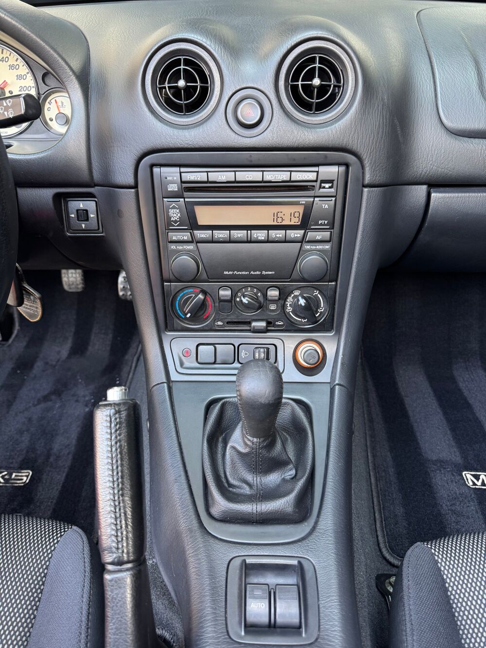 MX-5 1.6i 110CH 1ERE MAIN GARANTIE 12 MOIS CARTE GRISE OFFERT 2004 occasion 06400 CANNES