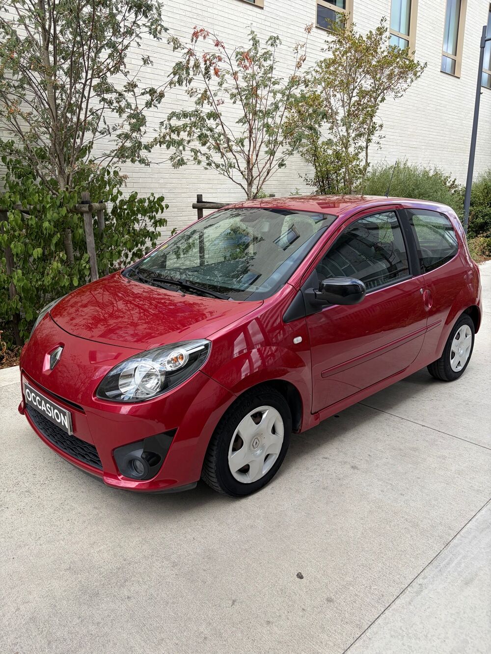 Twingo II 1.5L DCI FINITION RIPCURL - 1&Egrave;RE MAIN - ENTRETIEN &Agrave; JOUR 2010 occasion 45400 FLEURY-LES-AUBRAIS