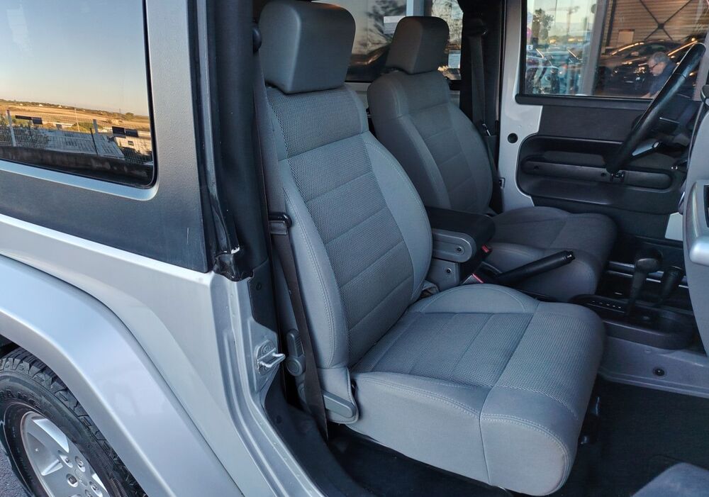 Wrangler III 2.8 CRD 177 Ch SAHARA BVA 3P / HARD TOP / DISTRIBUTION O 2007 occasion 34500 B&eacute;ziers