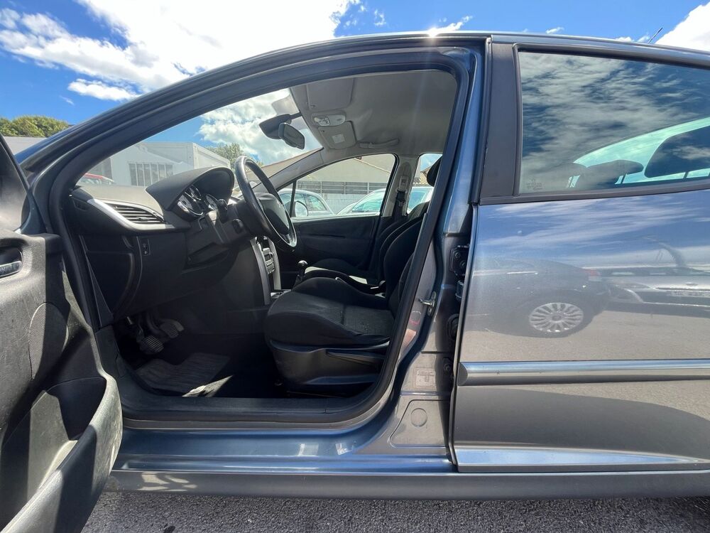 207 / 5 portes 1.6 e 16V 120 cv * Finition Premium/Chaine de dis 2008 occasion 34770 Gigean