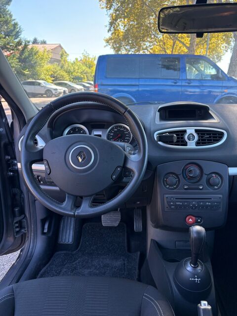 Clio III PHASE 2 1.5 DCI FAIBLE KM BOITE AUTO 2009 occasion 69320 Feyzin