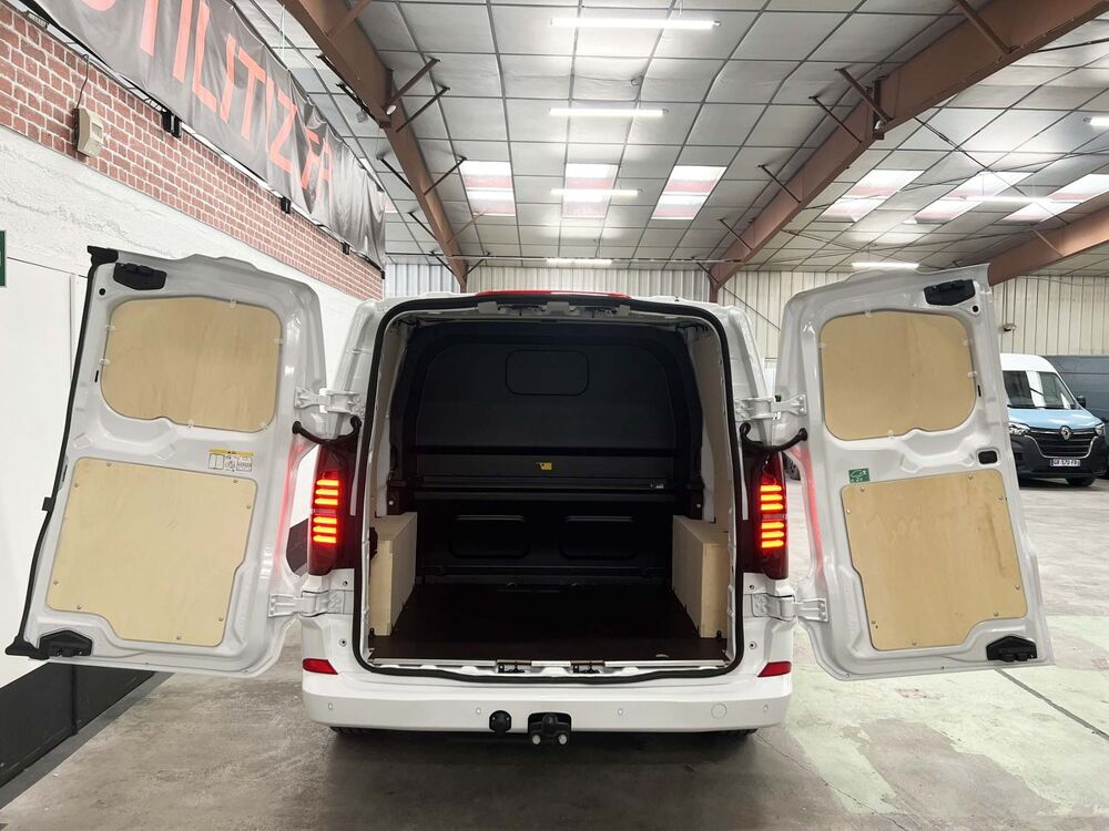 Transporter PROCAB L1H1 2.0 TDI 150 BVA8 BUSINESS 12.931 kms / EN STOCK 2025 occasion 45140 INGRE