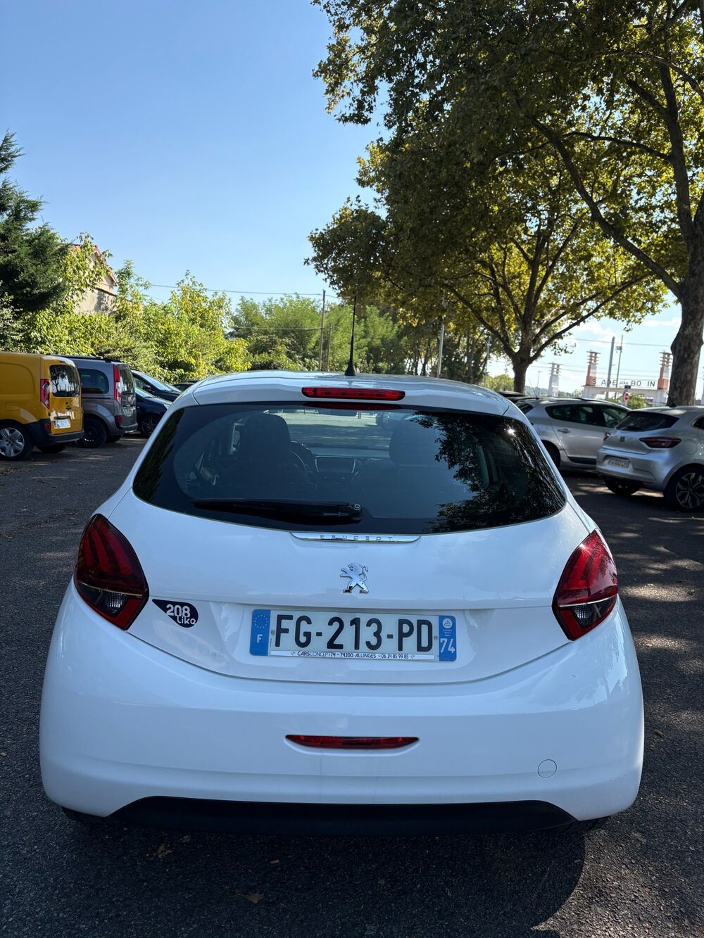 208 1.2 ESSENCE 68ch 24 000 KM GARANTIE 2019 occasion 69320 Feyzin