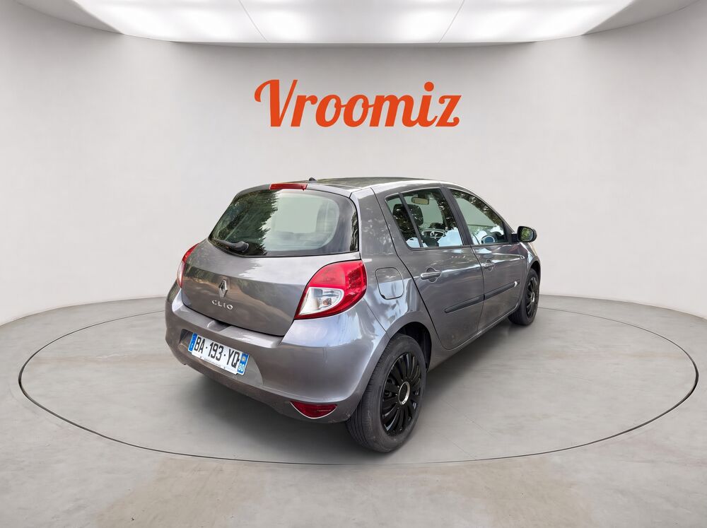 Clio III 1.5 DCI 86ch 170 000km CTok Entretien a jour 2009 occasion 69320 Feyzin