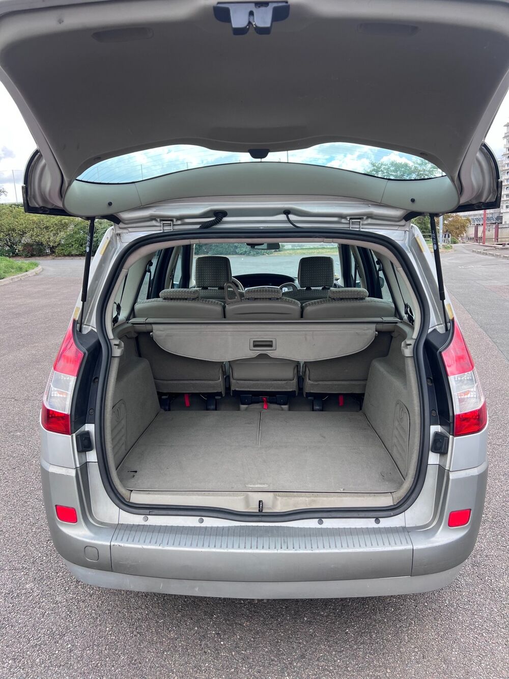 Grand scenic IV II CONFORT 1.9 DCI 120 – 7 PLACES – 1&Egrave;RE MAIN - EXCELLENT ET 2006 occasion 94140 Alfortville