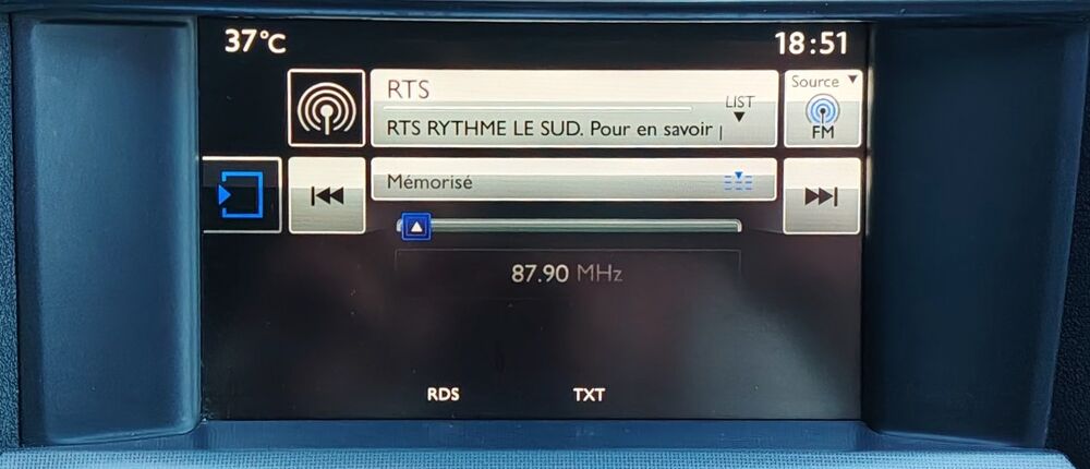 C4 II (2) 1.6 BLUEHDI 120 S&S MILLENIUM BUSINESS BV6 / CARPLAY 2015 occasion 34500 B&eacute;ziers