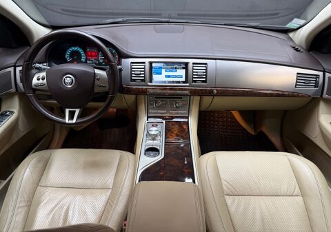 XF 3.0 d V6 211ch - LUXE PREMIUM - SUIVI JAGUAR 2010 occasion 45560 Saint-Denis-en-Val