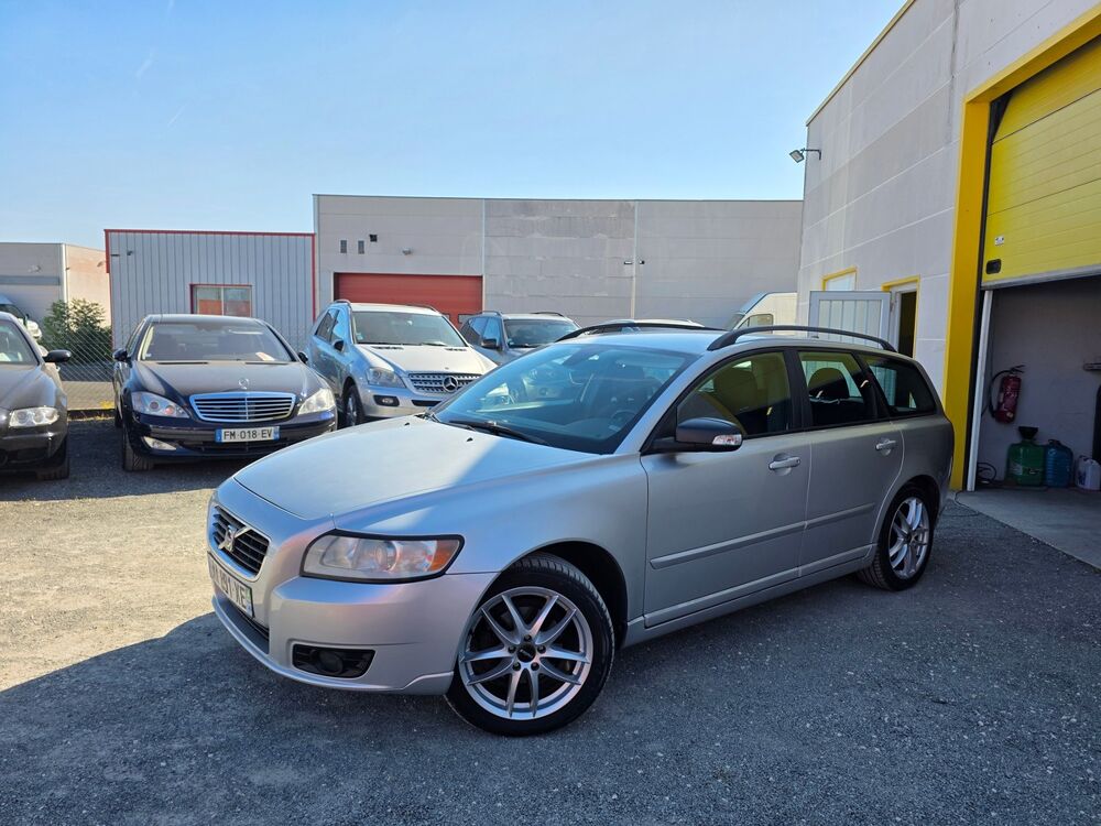 V50 1.6D 110CH MOMENTUM KIT DISTRIBUTION NEUF 2009 occasion 41350 Vineuil