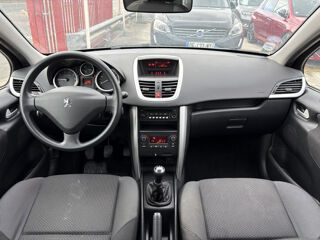 207 1.4 ESSENCE 5P 2012 occasion 95480 Pierrelaye
