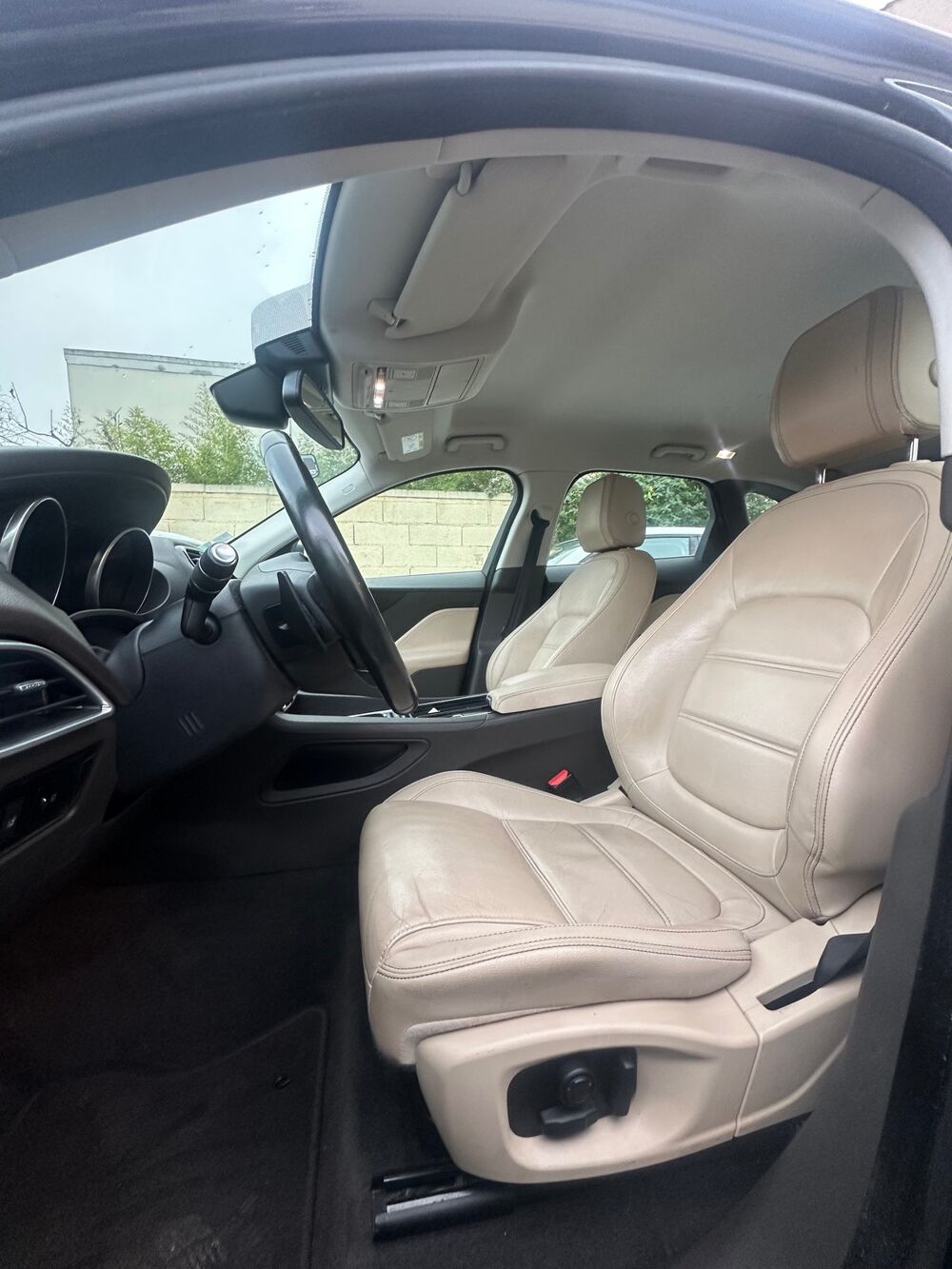 F-PACE 2.0 D 180 PRESTIGE AWD BVA8 2017 occasion 93600 Aulnay-sous-Bois