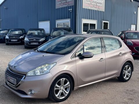 Peugeot 208 1.6 E-HDI 92CH / FELINE /