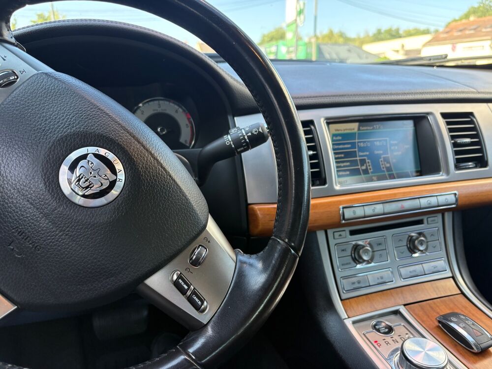 XF S&eacute;rie Limit&eacute;e A 3.0 V6 211 2010 occasion 95370 MONTIGNY-LES-CORMEILLES