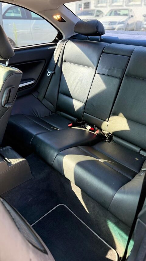S&eacute;rie 3 330 ci Luxe BVA TBEG B 2003 occasion 69680 CHASSIEU