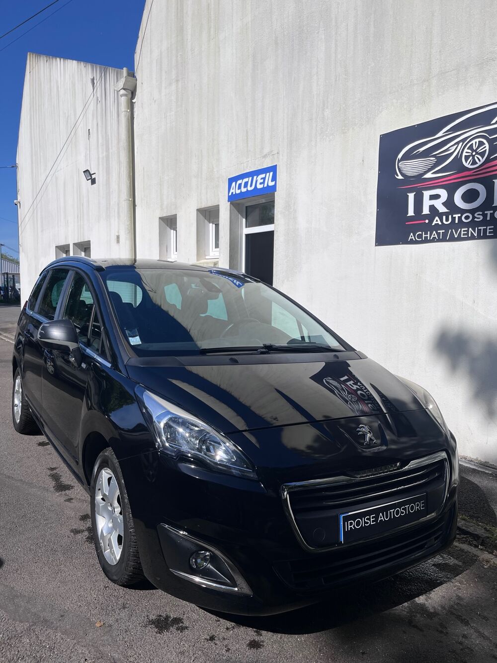 5008 1.6 hdi 7 PLACES TOIT PANORAMIQUE 2014 occasion 29200 BREST