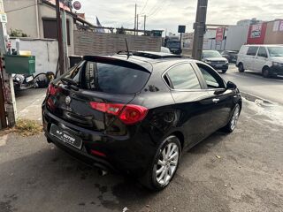 Giulietta BOITE AUTO TOIT OUVRANT GPS CUIR RADARS BLUETOOTH PAIEMENT E 2012 occasion 95100 ARGENTEUIL