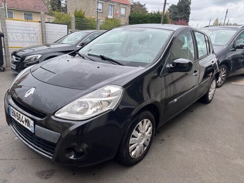 Clio 3 PH.2 1.2 i 75CV 2011 2011 occasion 45140 Saint Jean de la Ruelle
