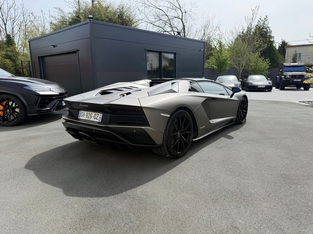 Aventador S ROADSTER 6.5L V12 / 741 CH / CARNET COMPLET / TVA / 34352 2018 occasion 62780 CUCQ