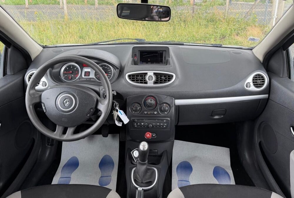 Divers 3 phase 2 Soci&eacute;t&eacute; 2 places 1.5 DCi 75cv 2012 - Distribution 2012 occasion 91670 ANGERVILLE