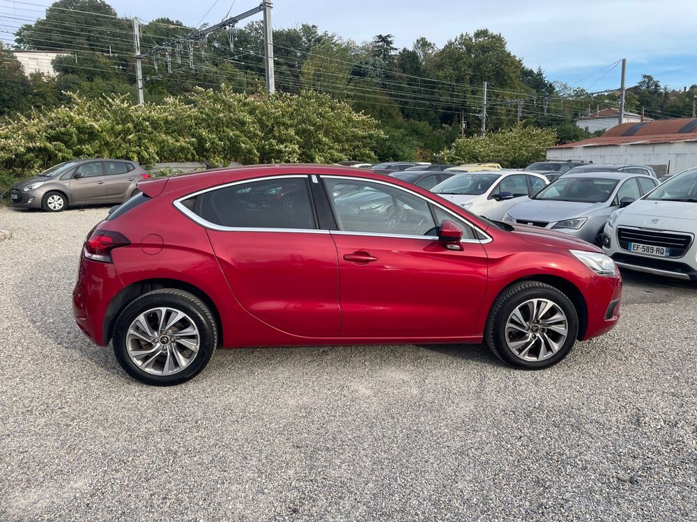 DS4 2.0 hdi 163ch Sport Chic 2 / Bluetooth / Si&egrave;ges massant / GP 2014 occasion 69320 FEYZIN