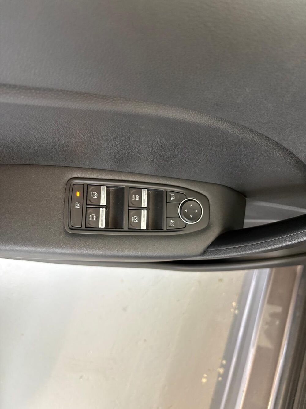 Captur Nouveau Eco-G 100ch Bo&icirc;te 6 *PRIX HORS TAXE Affich&eacute;* EXPOR 2025 occasion 51430 Tinqueux