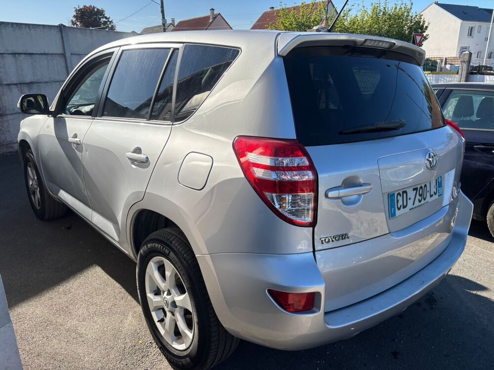 RAV 4 3 2.2 D-4D 2WD 2012 2012 occasion 45140 Saint Jean de la Ruelle
