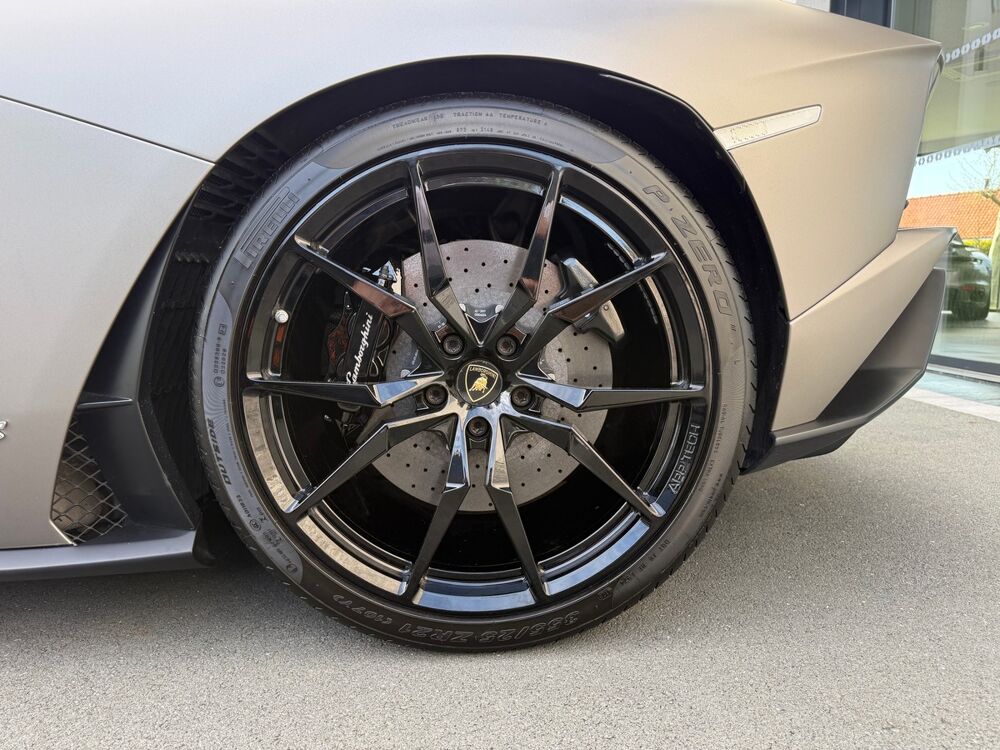 Aventador S ROADSTER 6.5L V12 / 741 CH / CARNET COMPLET / TVA / 34352 2018 occasion 62780 CUCQ