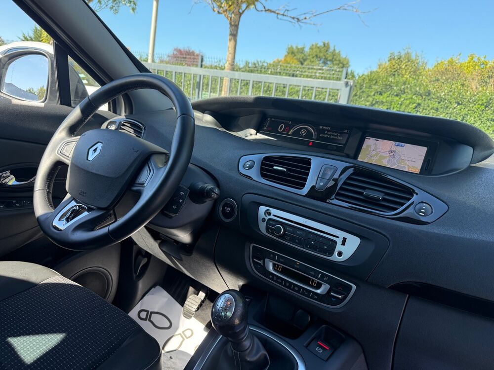Grand scenic IV III - 1.5 DCi 110cv - eco2 2014 occasion 45560 Saint-Denis-en-Val