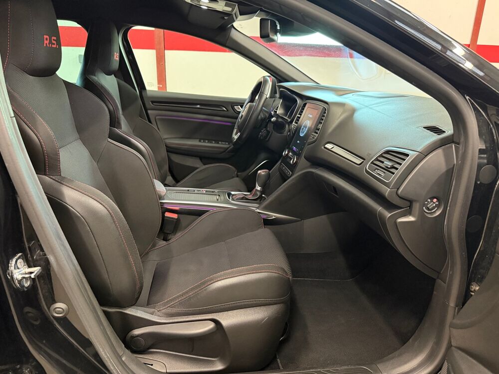 M&eacute;gane IV RS 1.8 TCE BVA / SUIVI CONSTRUCTEUR COMPLET / GARANTIE 2018 occasion 85300 CHALLANS