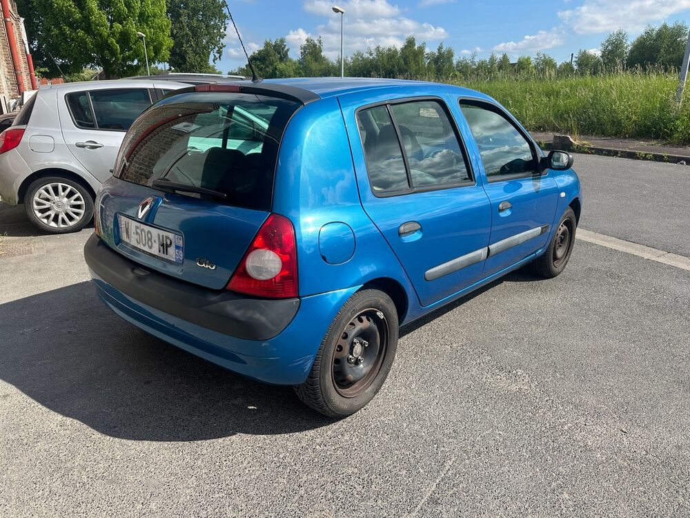 Clio 1.2i // 1 propri&eacute;taire // 2003 occasion 59500 Douai