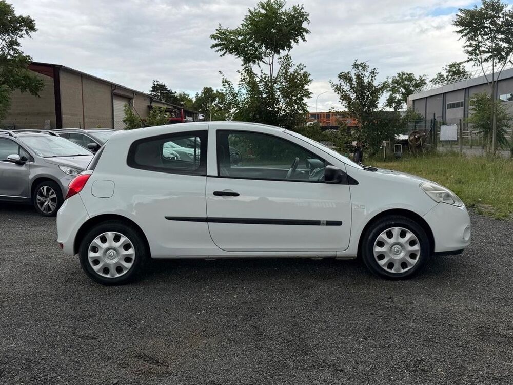 Divers 3 phase 2 Soci&eacute;t&eacute; 2 places 1.5 DCi 75cv 2012 - Distribution 2012 occasion 91670 ANGERVILLE